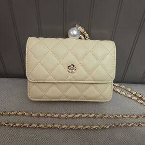 Elegant Crossbody Cream Quilted Chain Bag